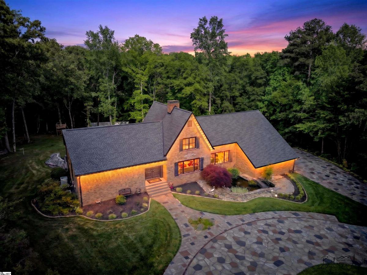 106 Riverbank Court