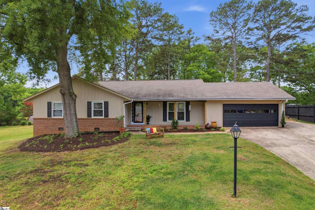 110 ASHLEY OAKS Drive