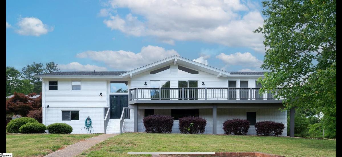 2 Buckhorn Drive