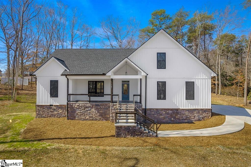 107 Bentwood Lane