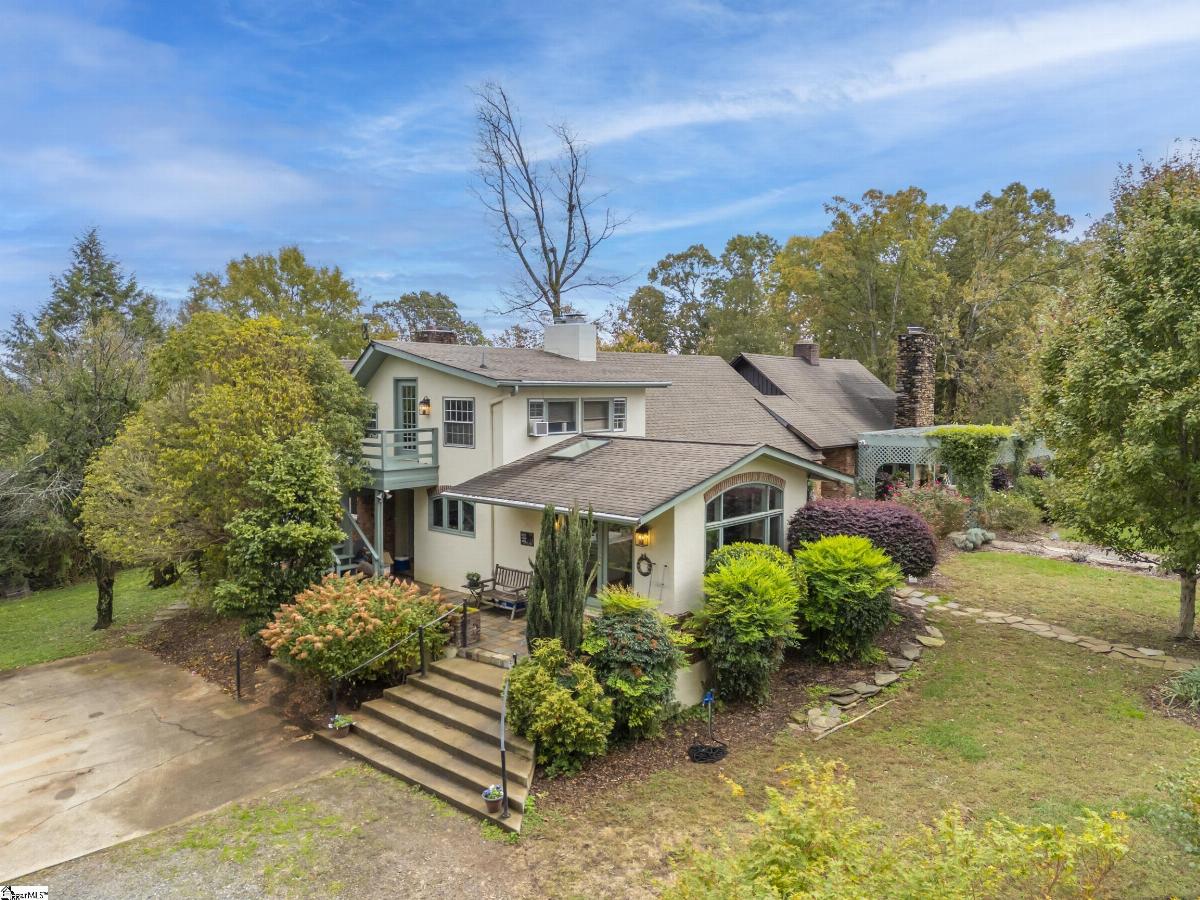 936 Golden Road