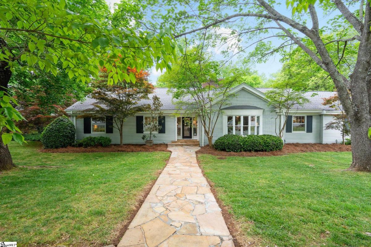 127 Lake Forest Drive