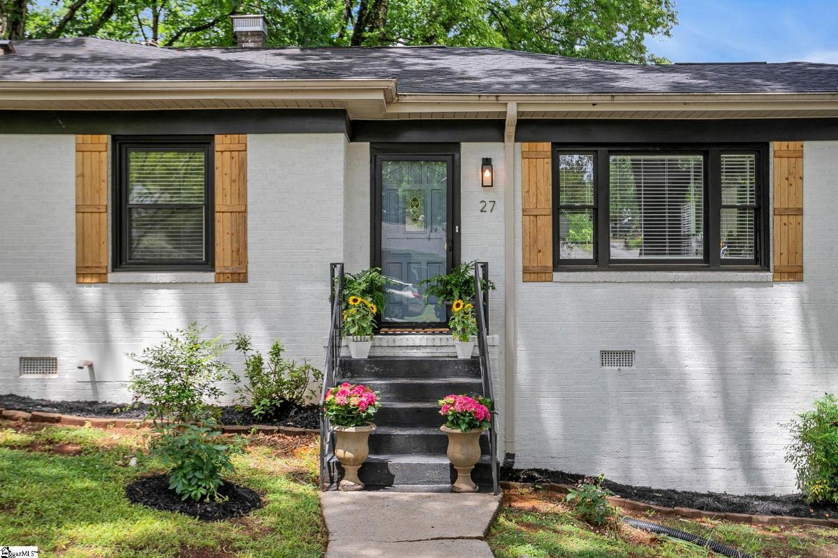 27 Bradley Boulevard