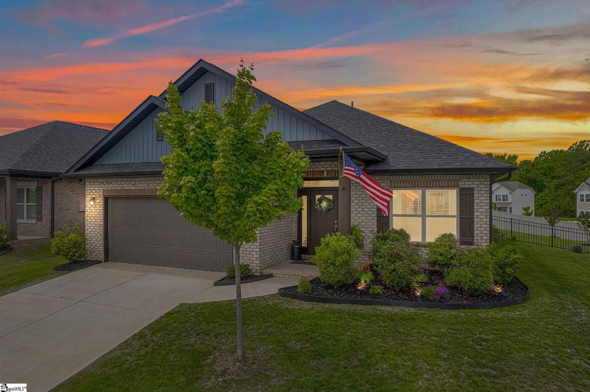 61 Woodcross Drive