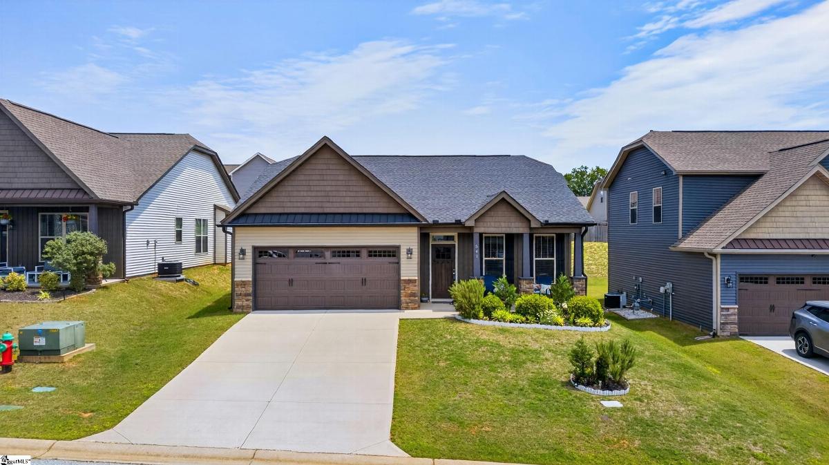 541 Chantry Lane