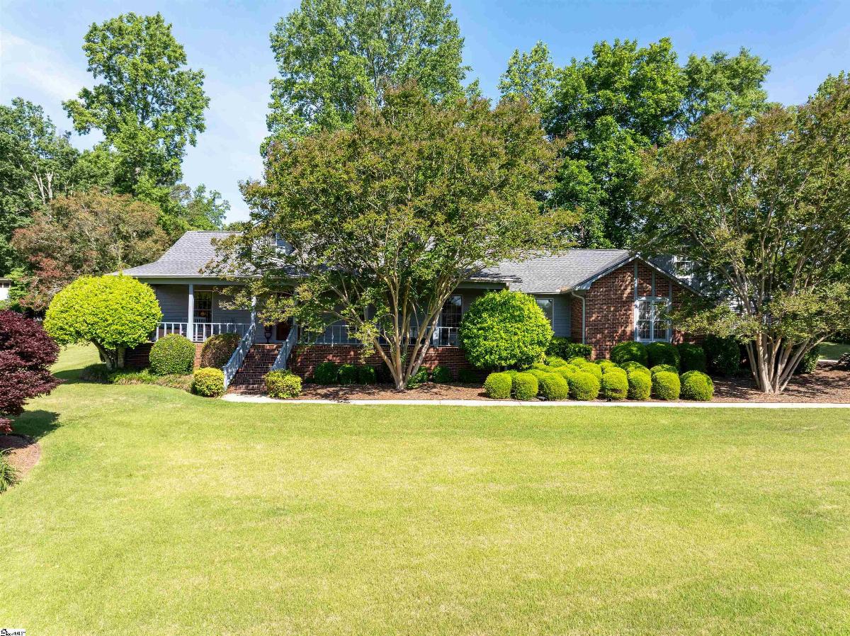 1627 Keowee Lakeshore Drive