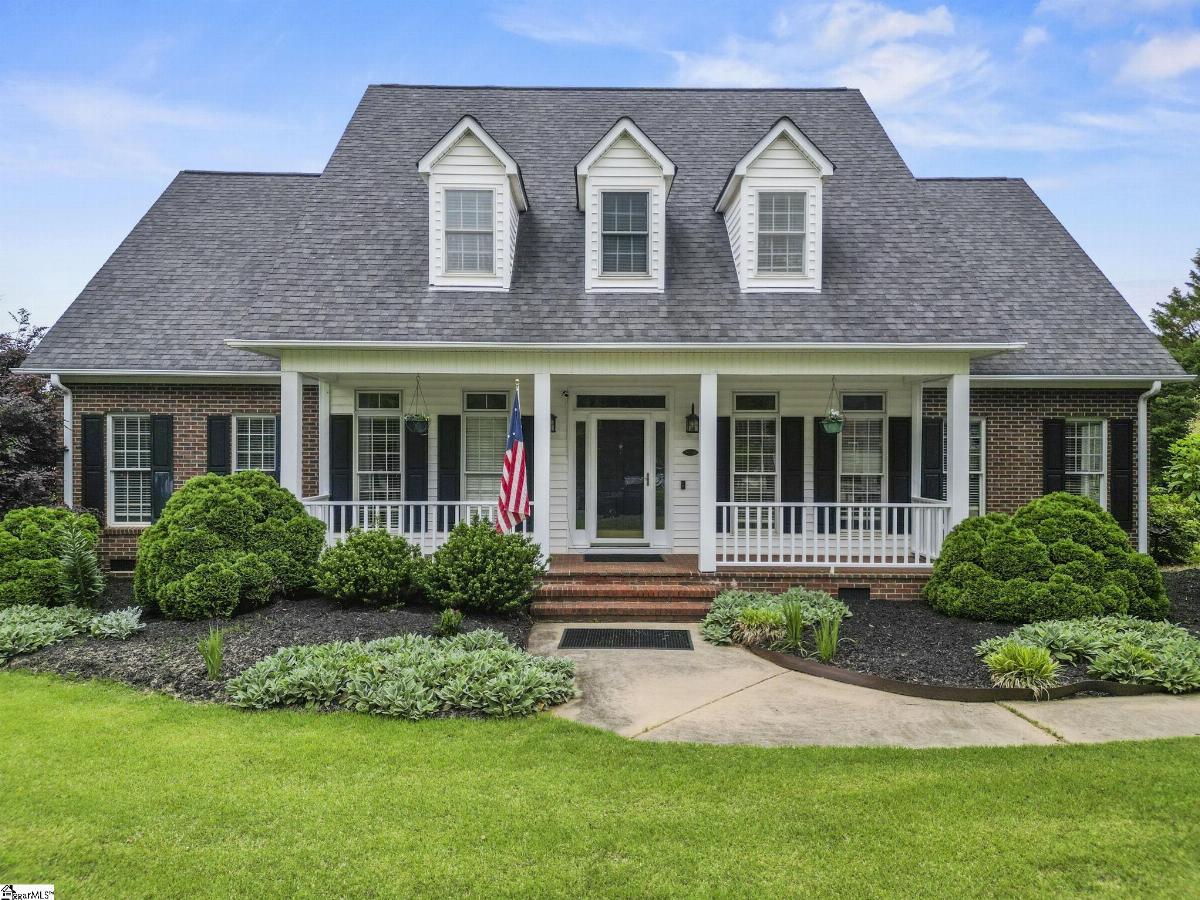 313 N OAKLEY Lane