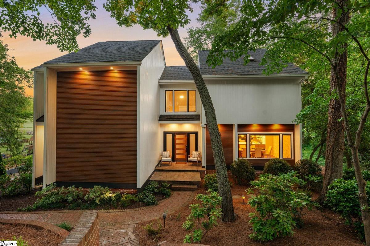 8 De Braham Court