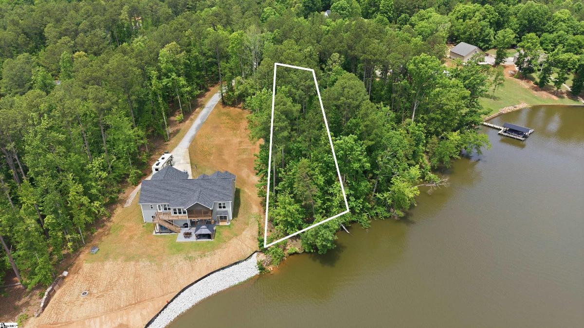 80 E Commodore Drive