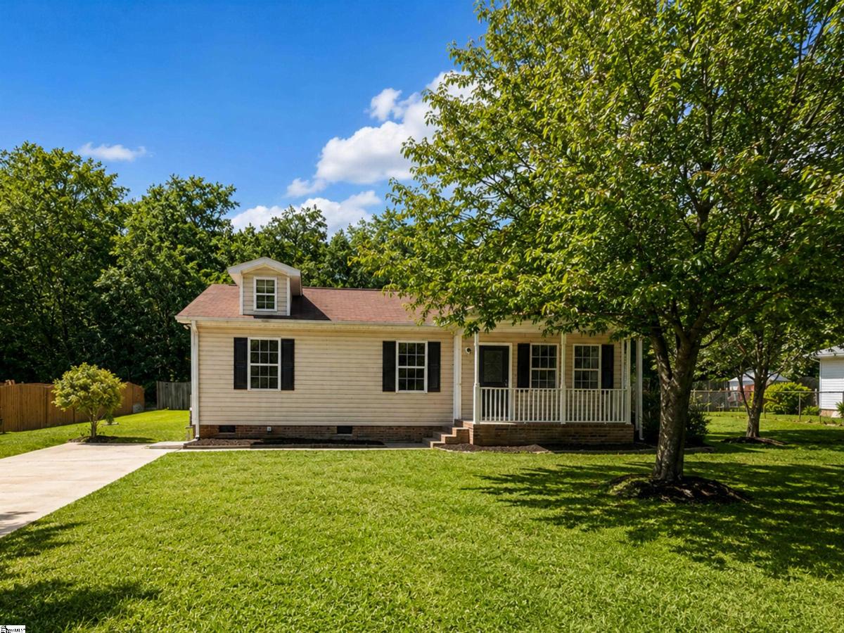 109 Laurens Court
