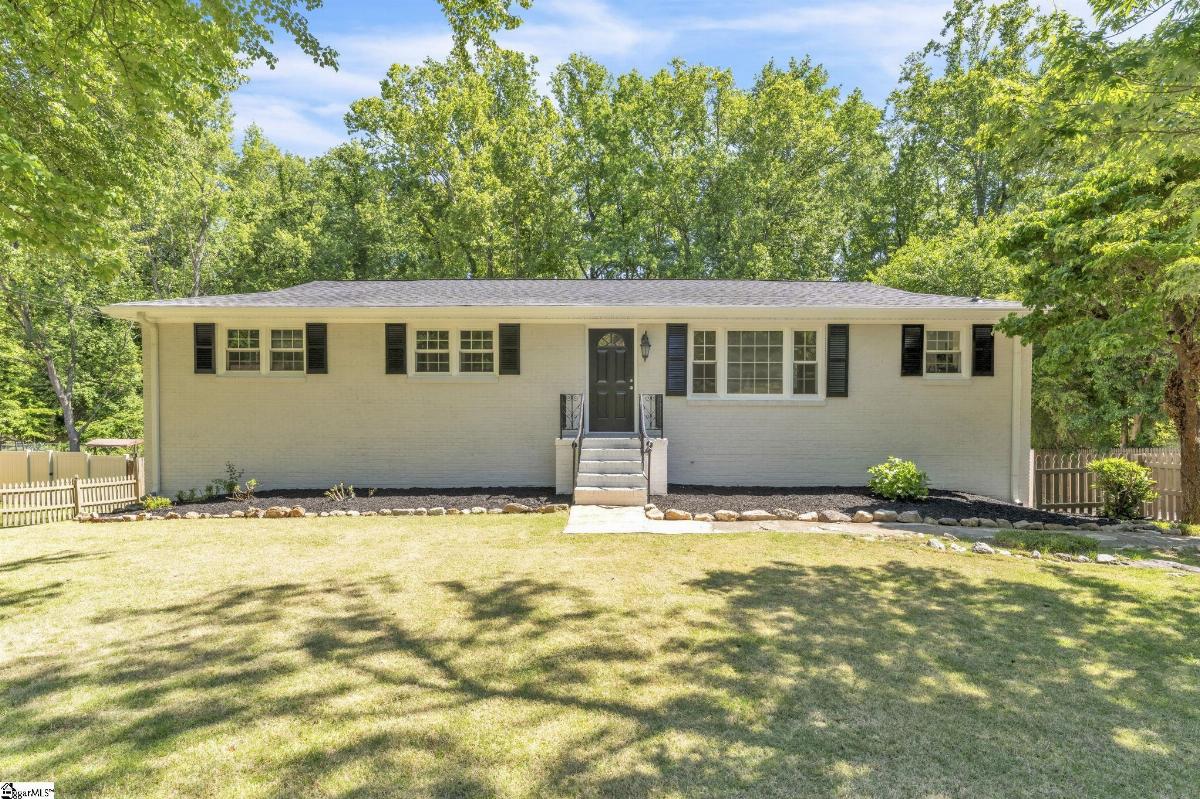 15 Longmeadow Road