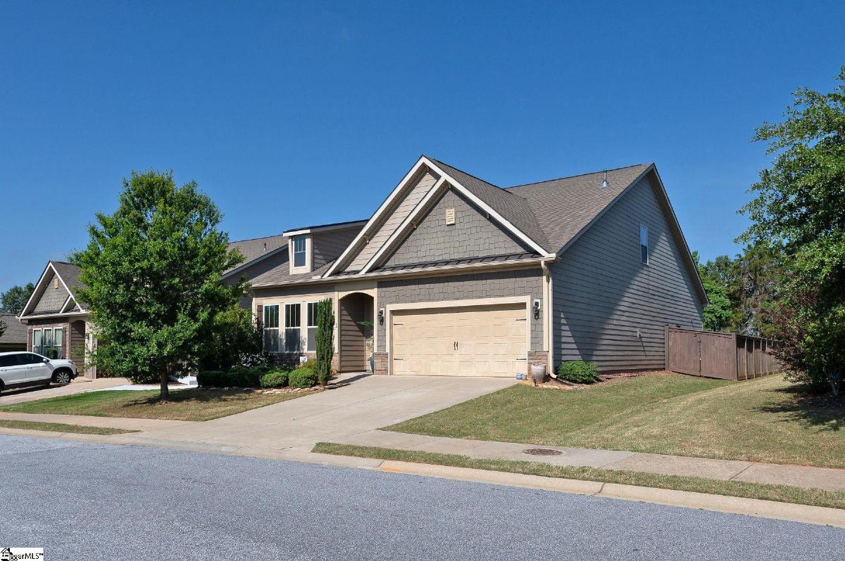 7 Common Oaks Court