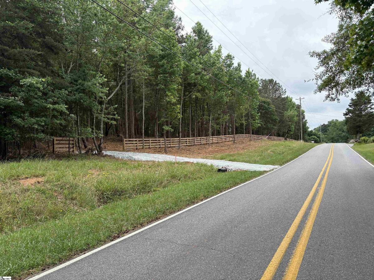 221 Glenn Ferry Road