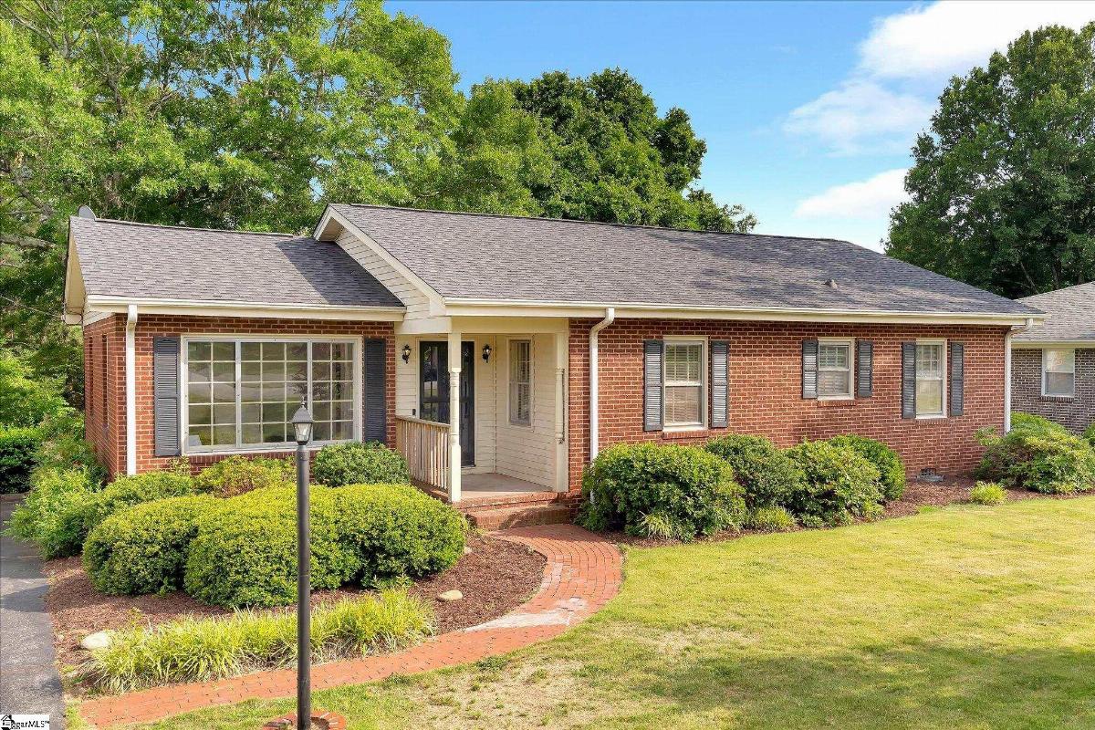 206 Hillside Drive