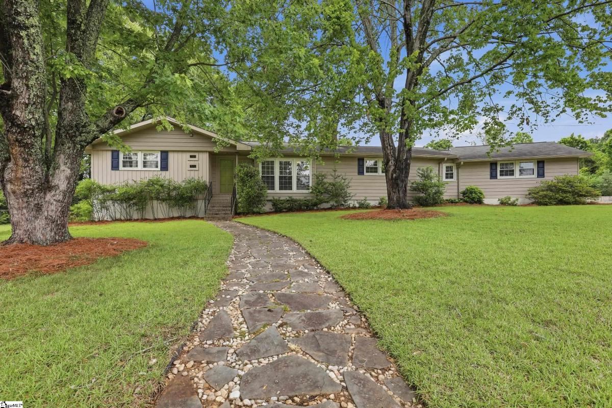 17 Inglewood Drive