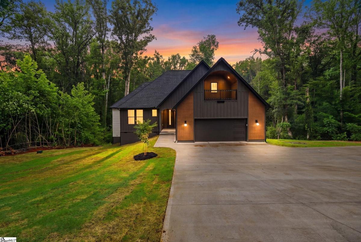 112 Singing Pines Drive