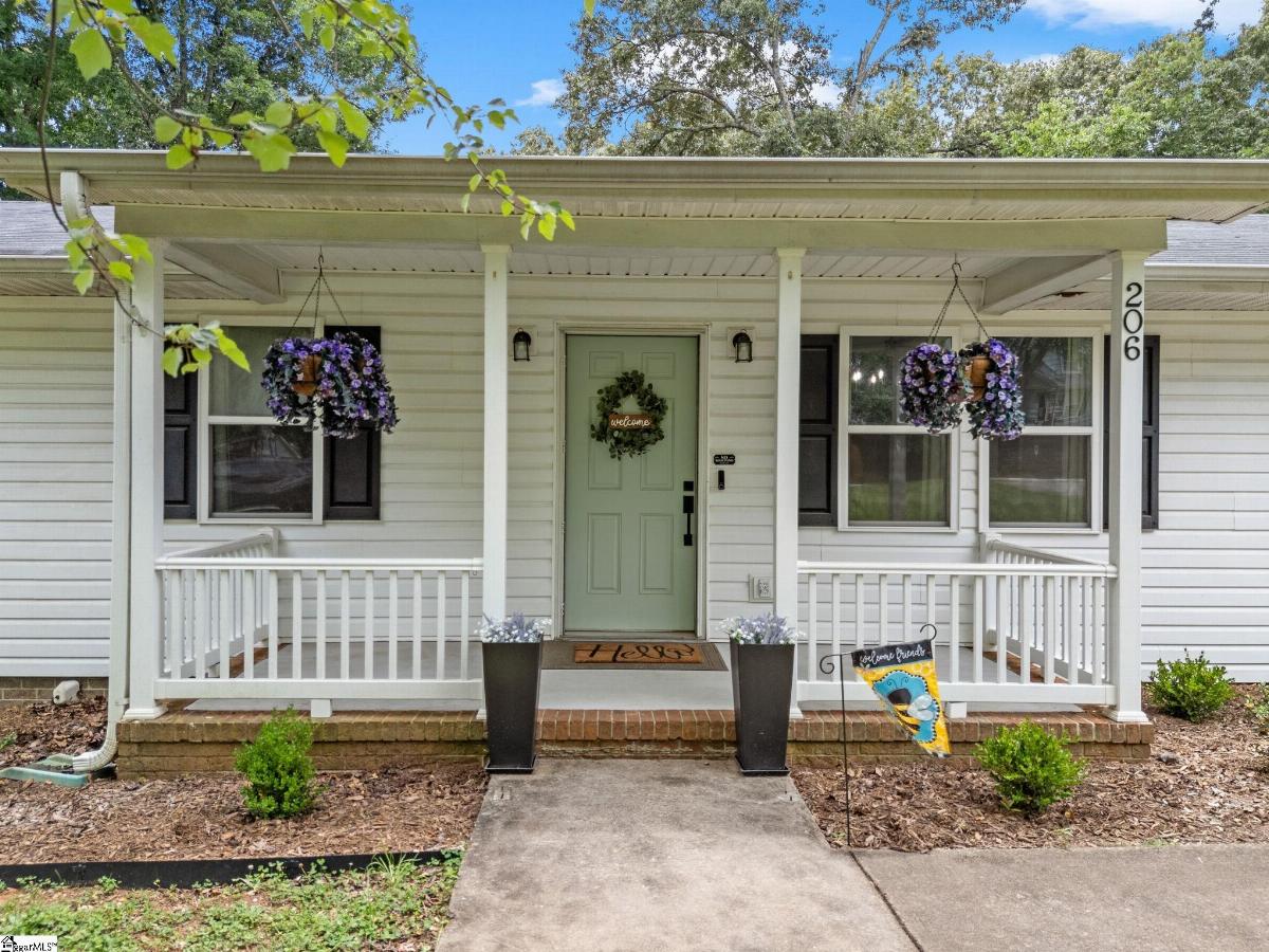 206 Dogwood Court