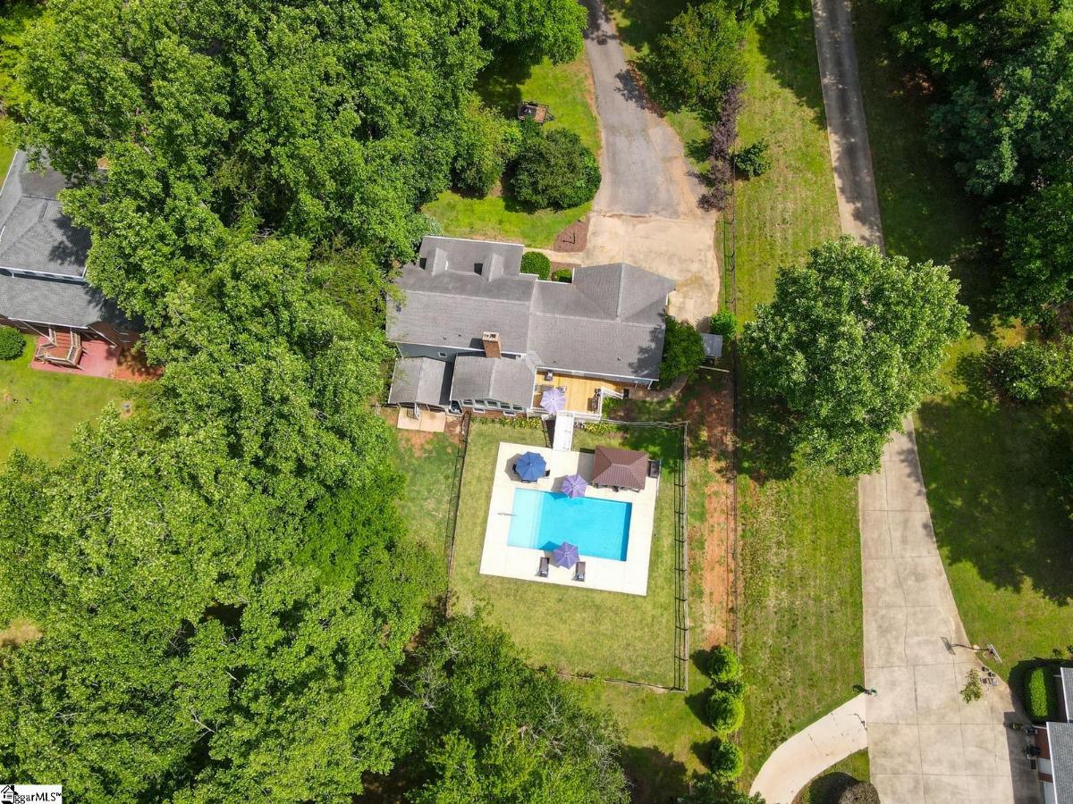 102 Hickory Hollow Drive