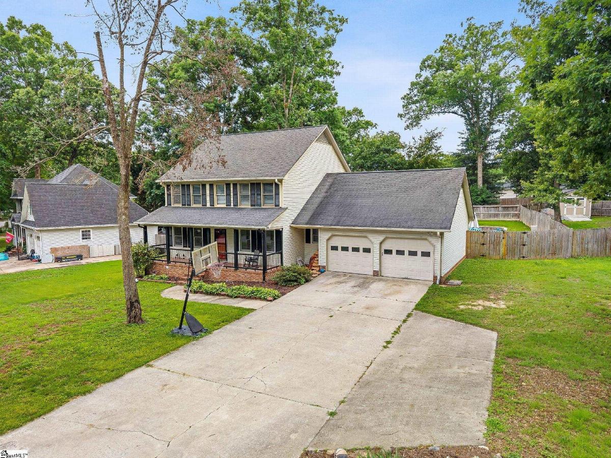 215 Bendingwood Circle