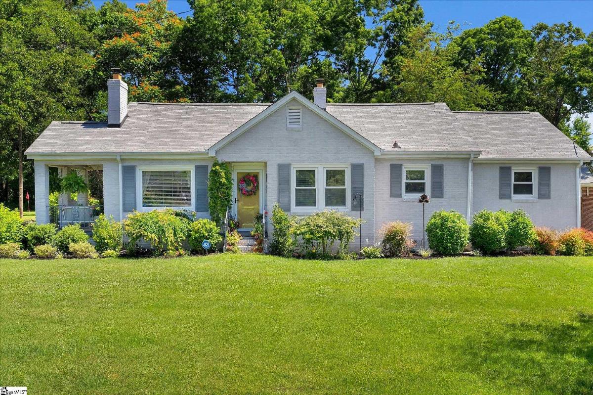 10 Forest Circle