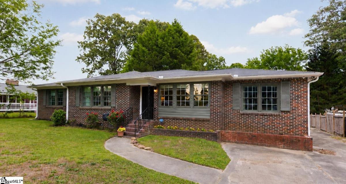 1 Oakdale Drive