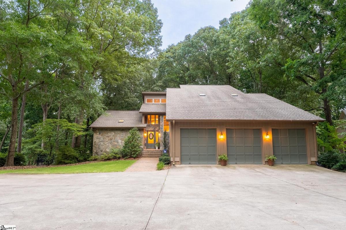 122 paradise Circle