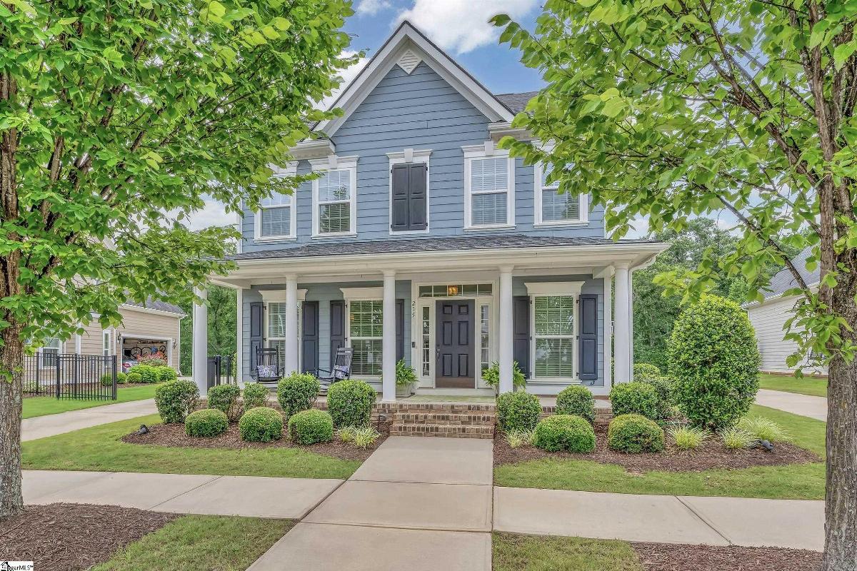 215 Algonquin Trail