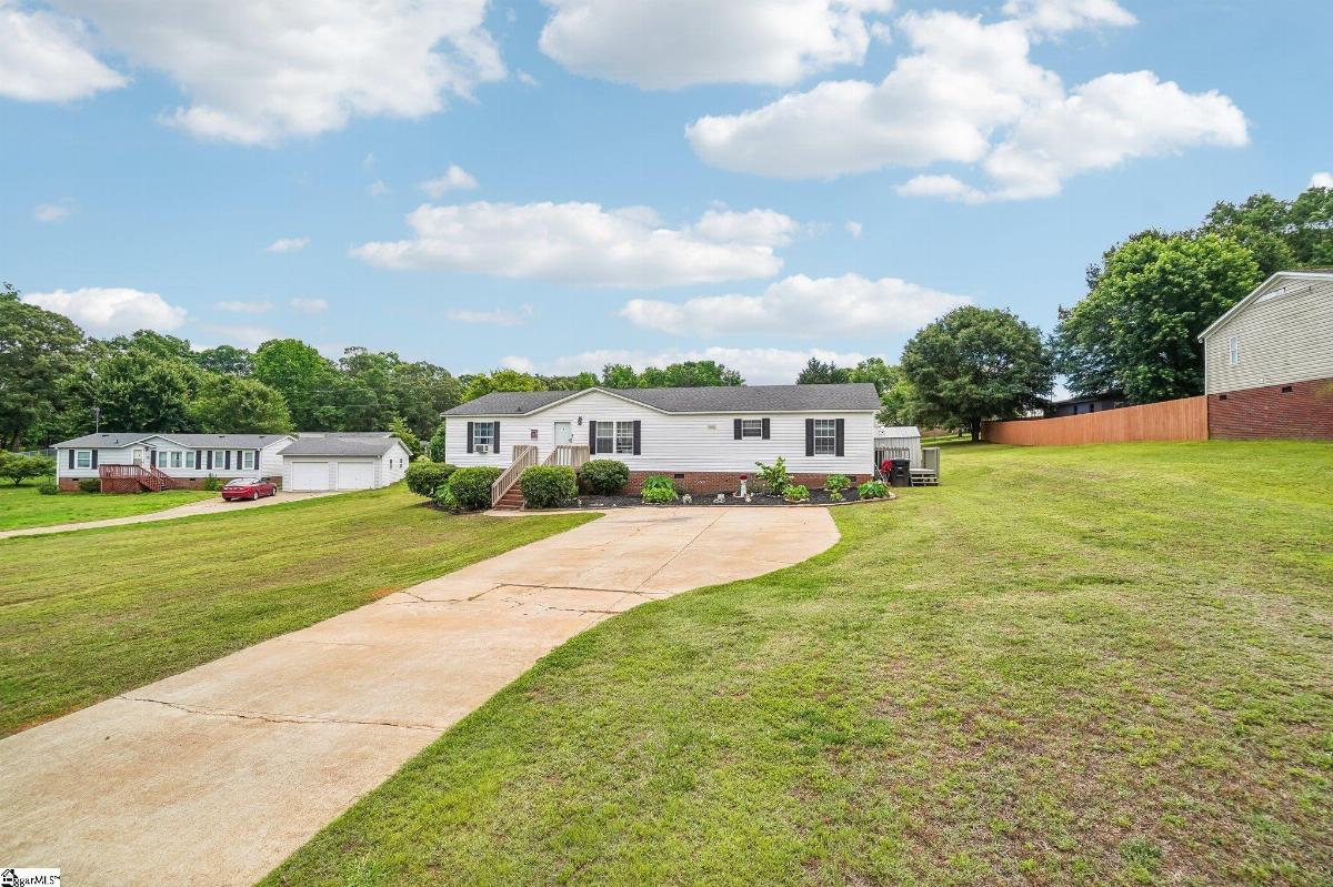 620 Courtland Way