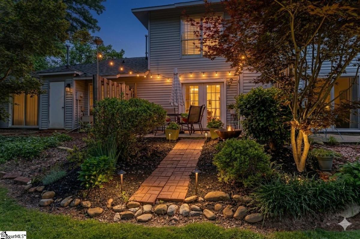 10 Bear Grass Court