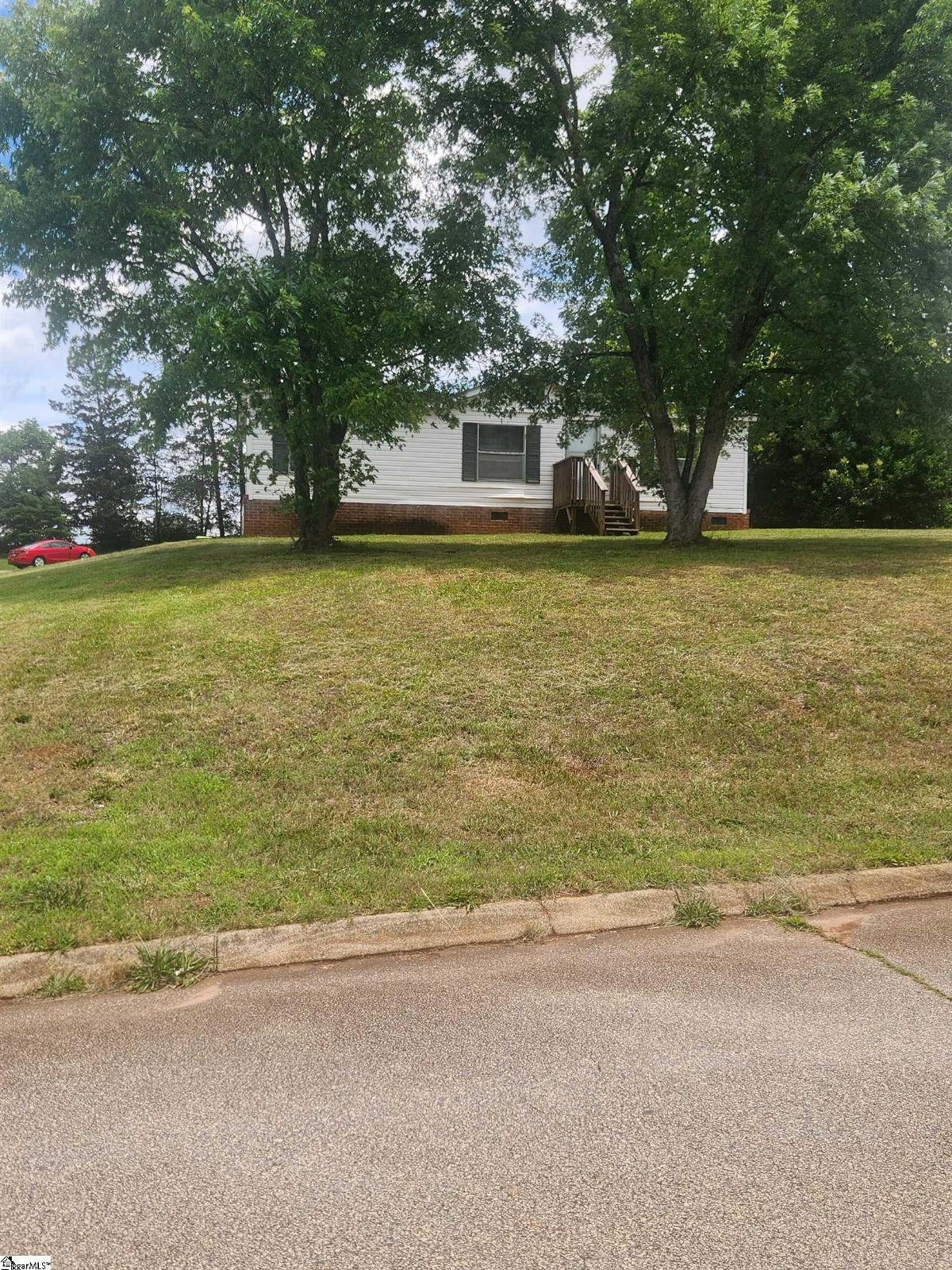 124 Saxon Drive