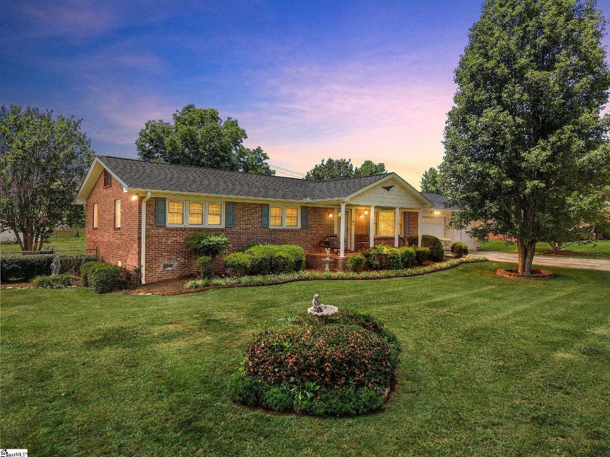 2016 Evergreen Drive