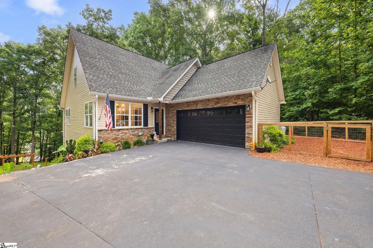 104 Benjamin Drive