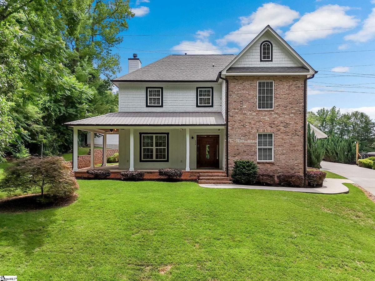 204 Crestwood Drive