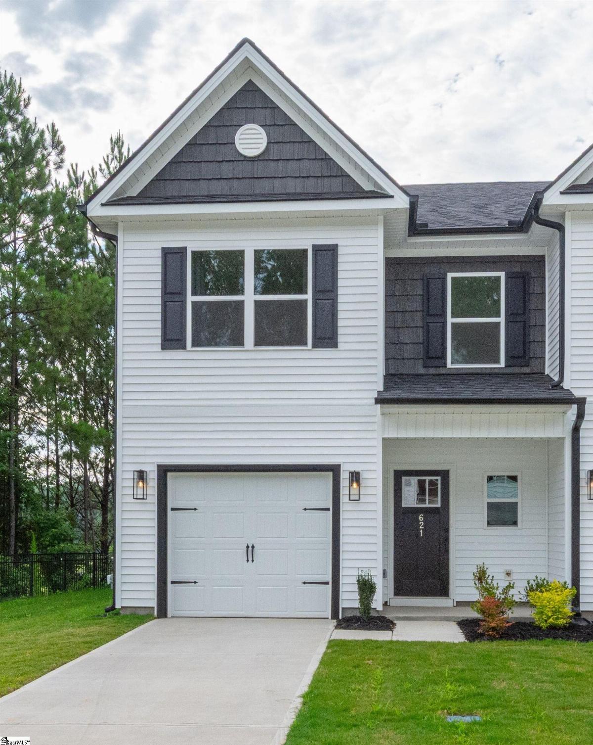 621 Farcroft Trail