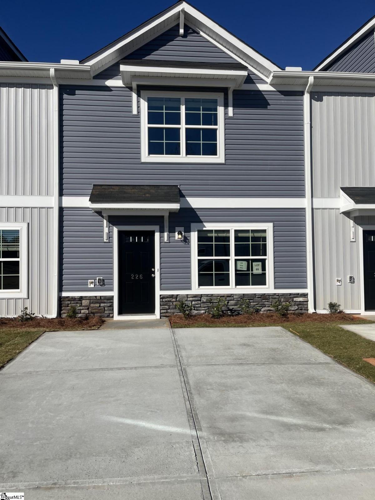 406 Speyside Lane