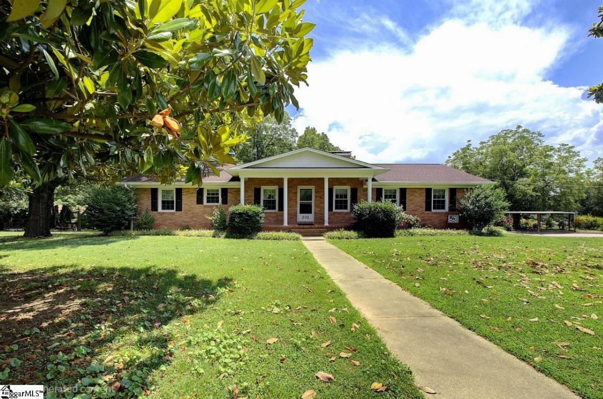 202 Ridgecrest Court