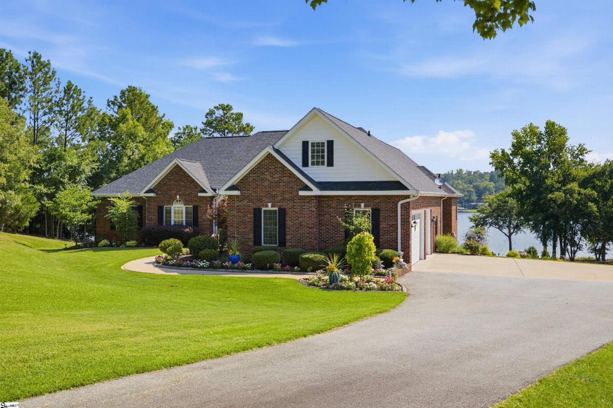 105 Coogan Bluff