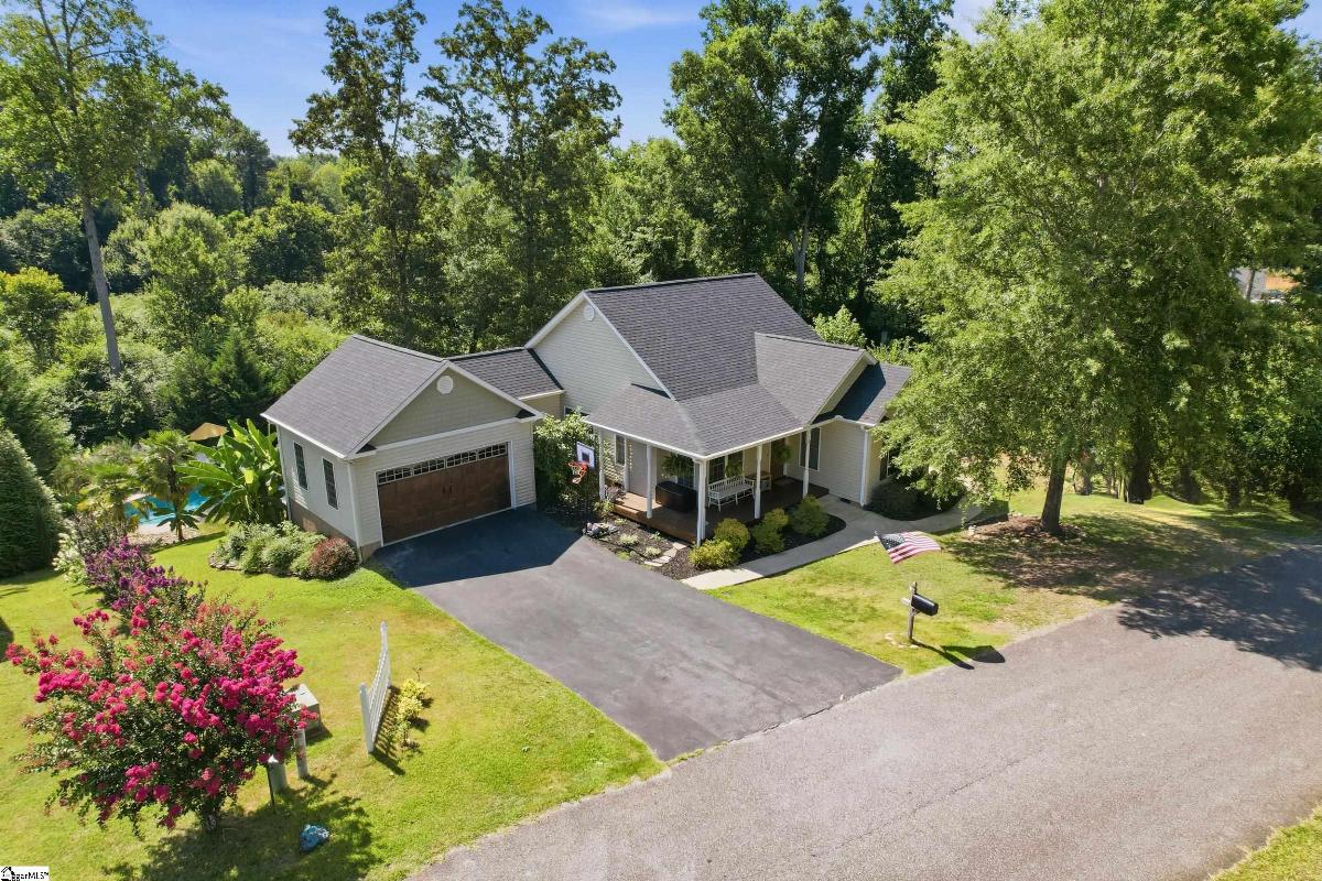 110 Brookside Circle
