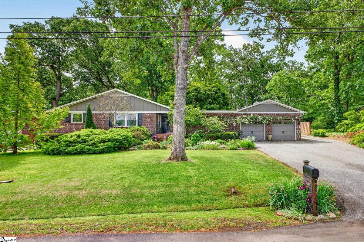 6 Chickasaw Drive