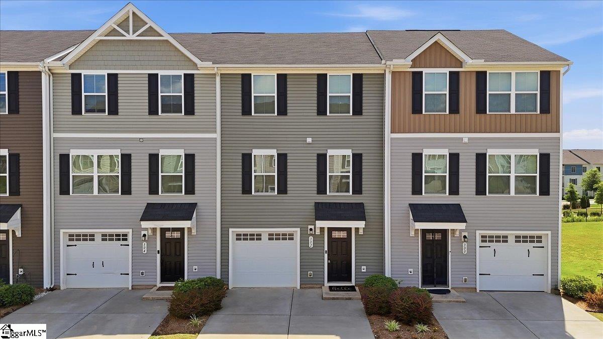 302 Parkridge Way