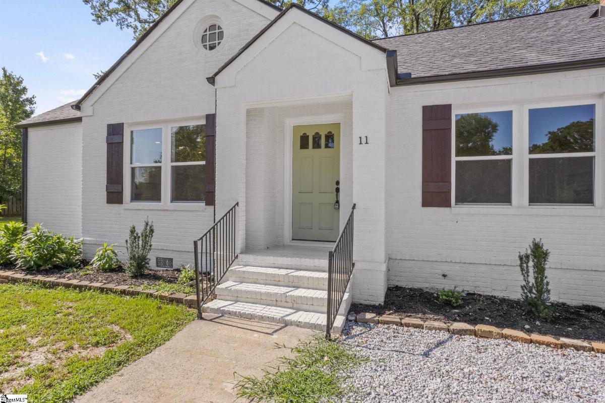 11 Willow Springs Drive