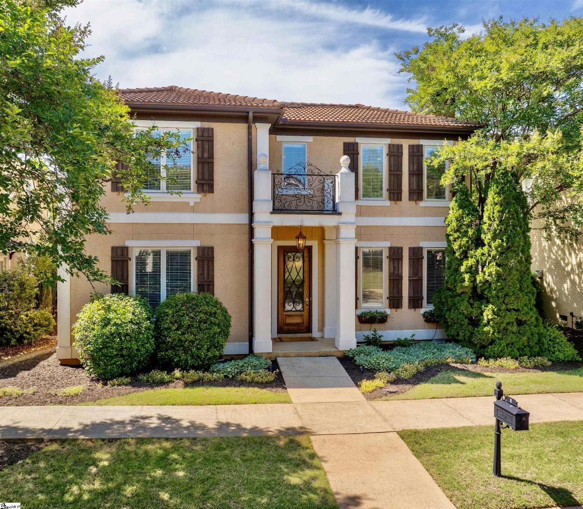 8 Arezzo Drive