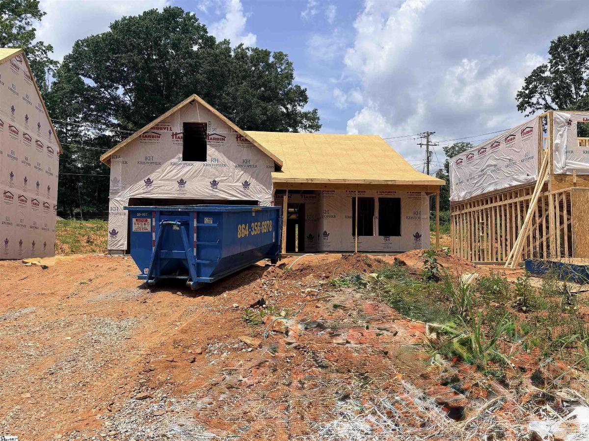 407 Lake Circle Drive