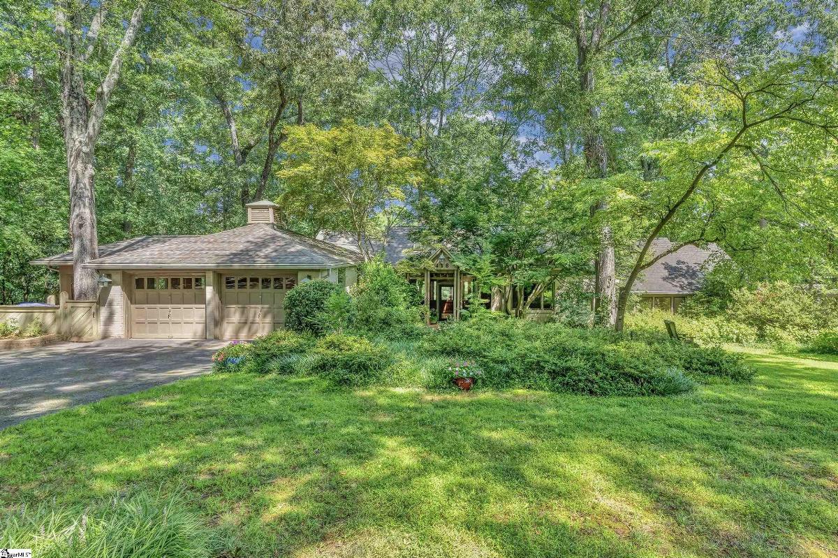 418 Woodland Way