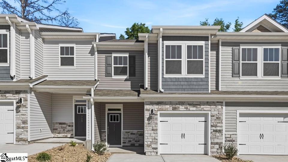 711 Lesbury Lane