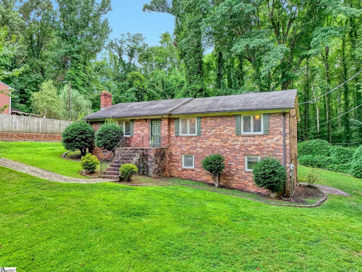 7 River Oaks Drive
