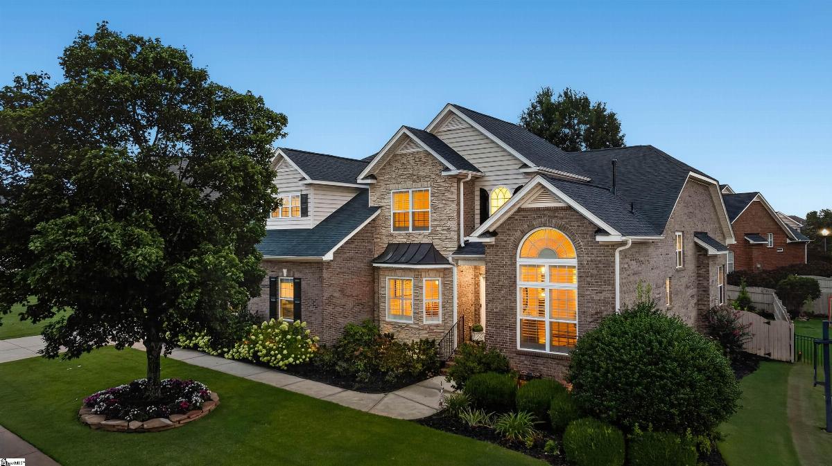 107 Gladstone Way