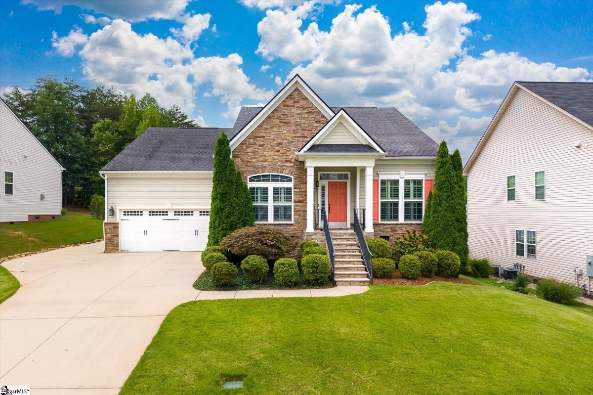 104 Hedge Rose Court