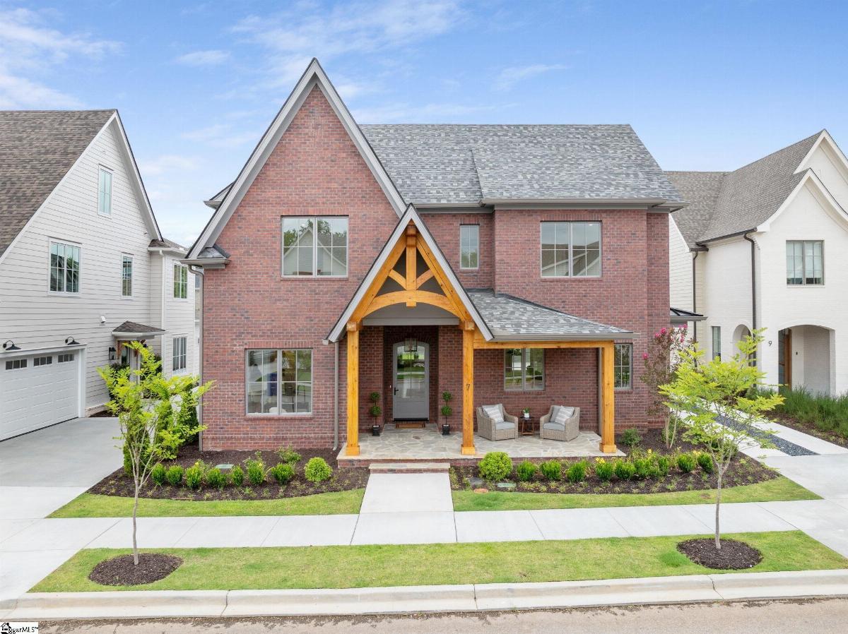 7 Crossmoor Circle