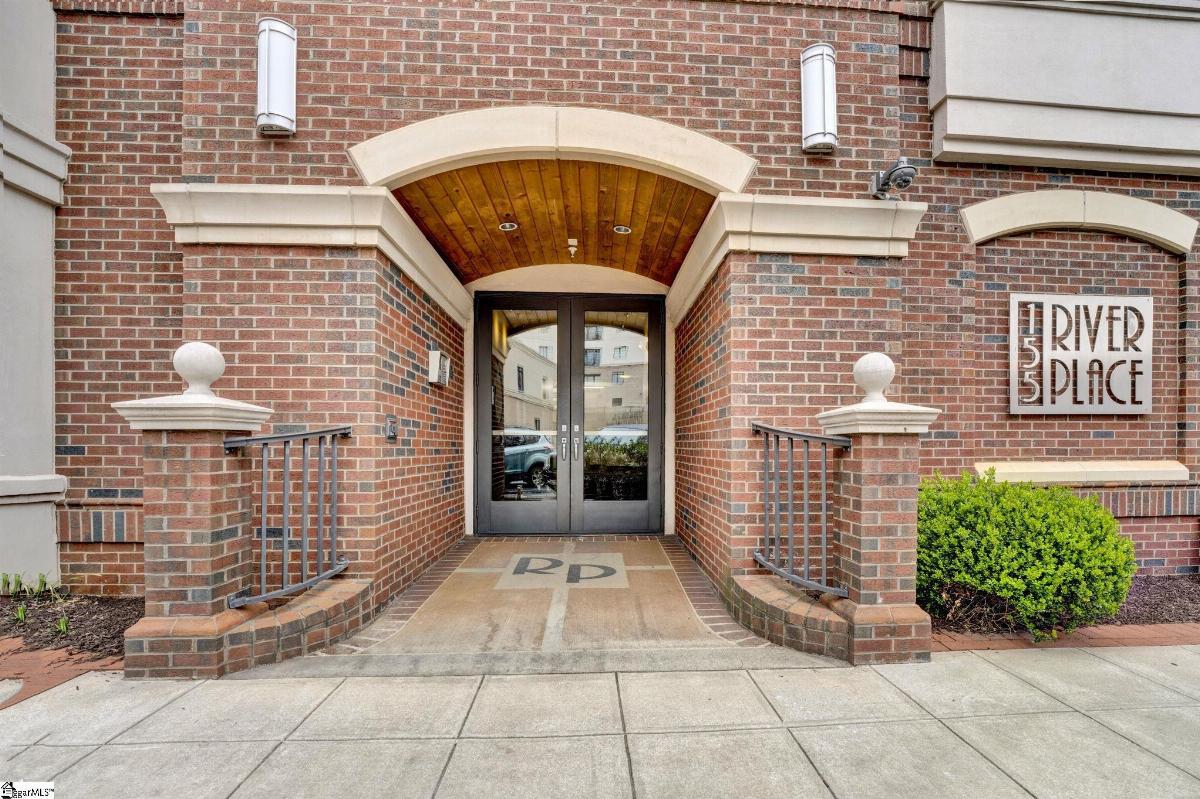 155 Riverplace